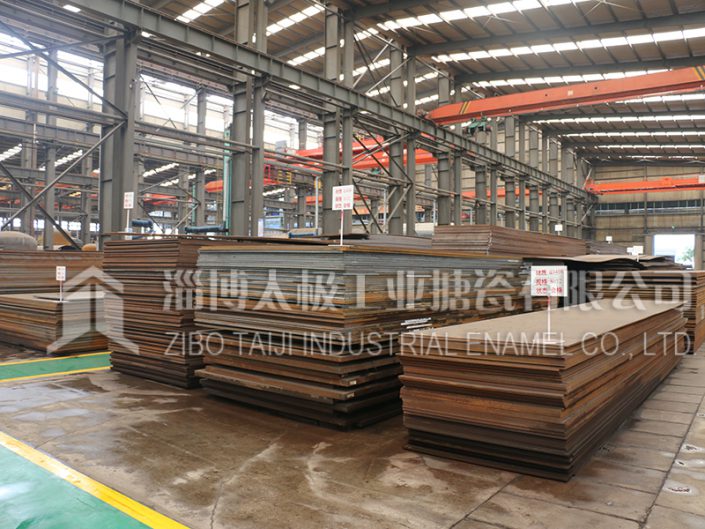 Special steel plate storage area for glass-lined equipment