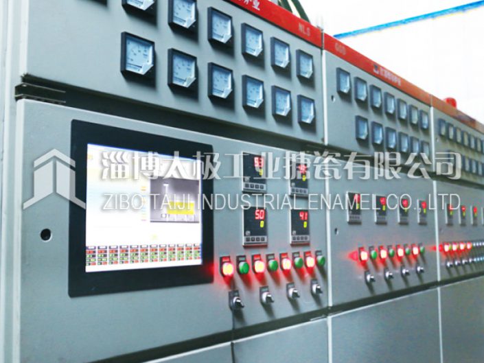The temperature control system of glass-lined equipment firing electric furnace